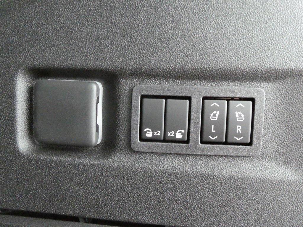 New 2026 Chevrolet Suburban Z71 w/ Z71 Off-Road Package image 15