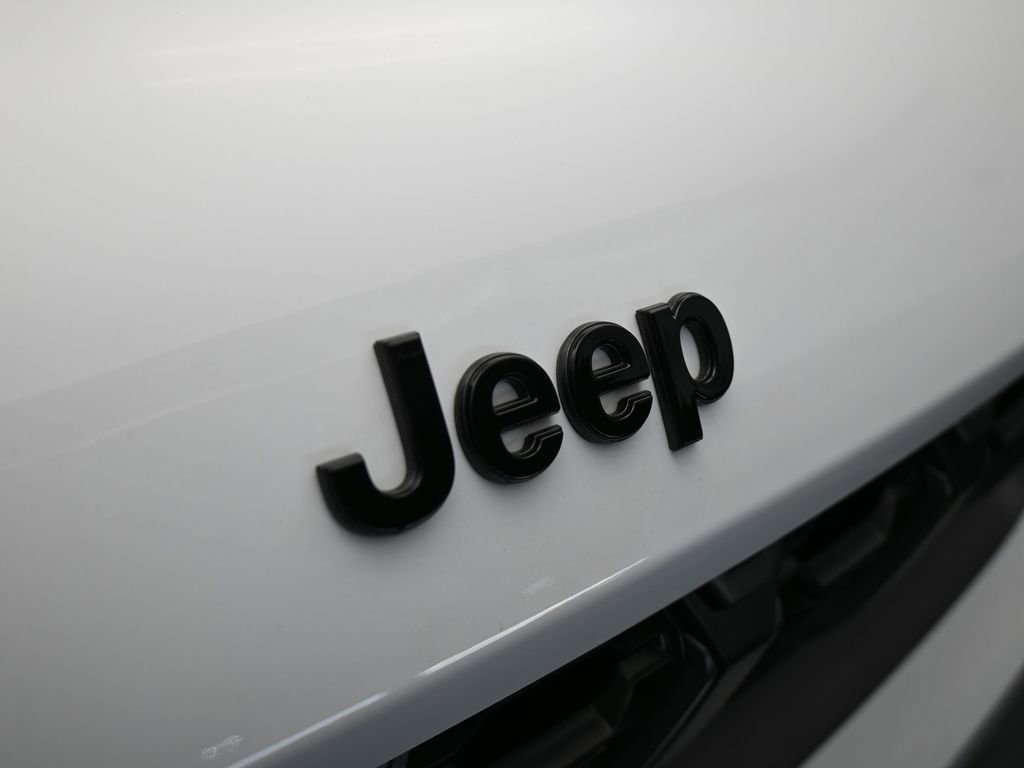 New 2026 Jeep Grand Cherokee Altitude RWD image 46