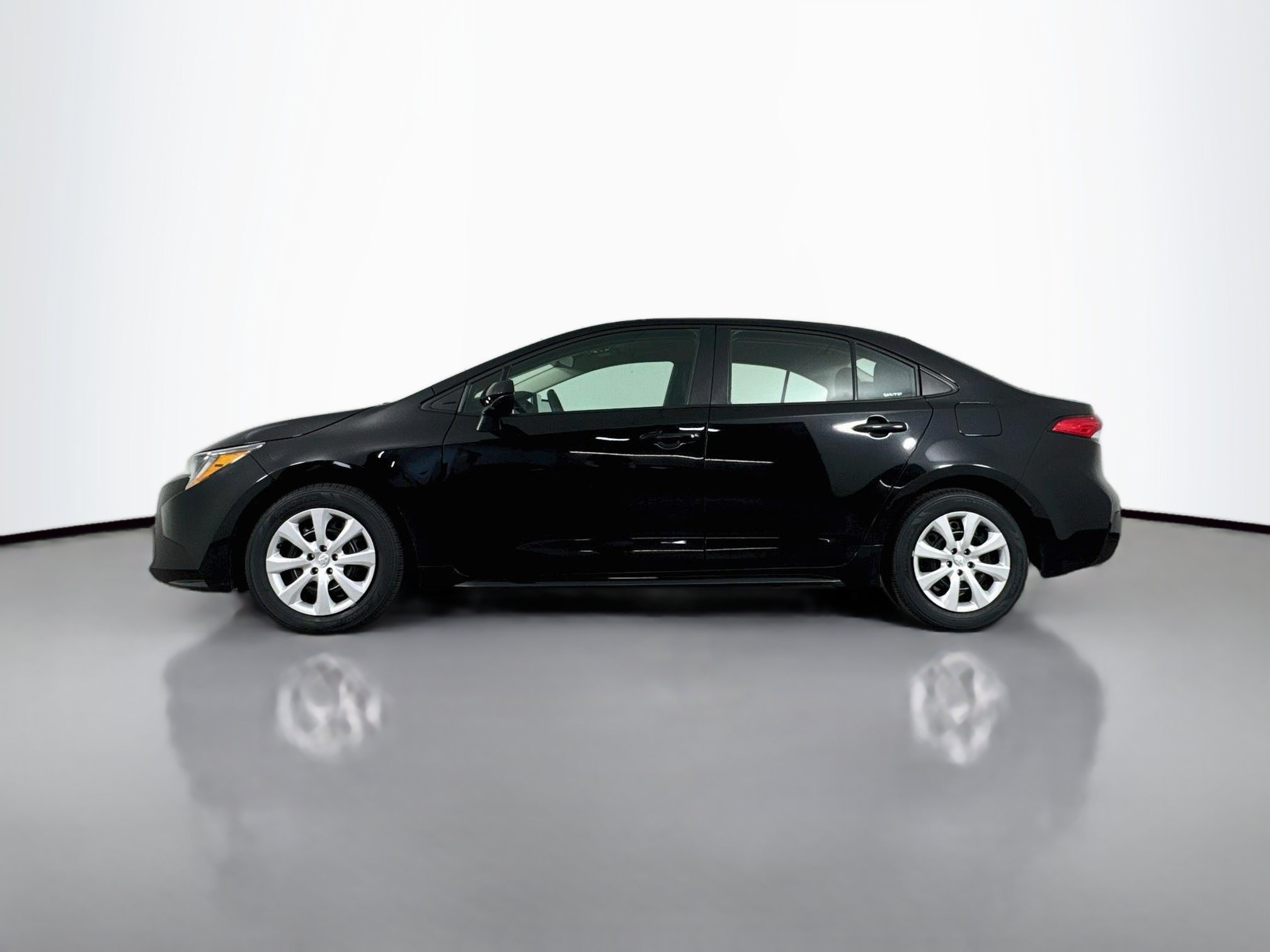 Certified 2024 Toyota Corolla LE FWD image 4