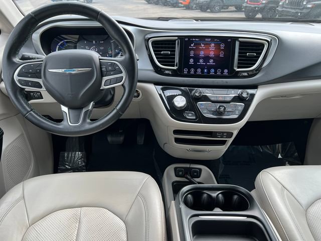 Used 2018 Chrysler Pacifica Touring-L image 3