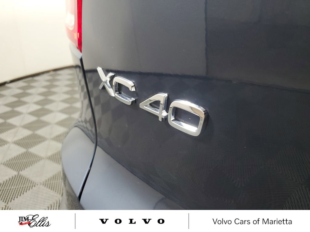 Used 2026 Volvo XC40 B5 Core w/ Climate Package image 9