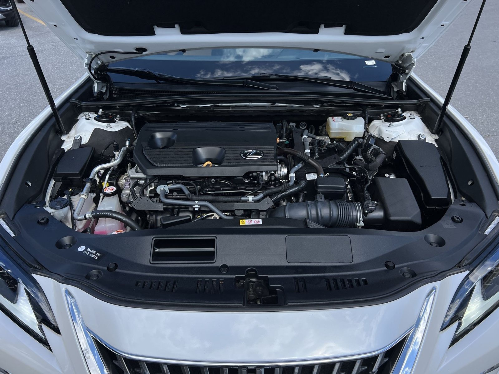 Used 2022 Lexus ES 300h w/ Accessory Package FWD image 28