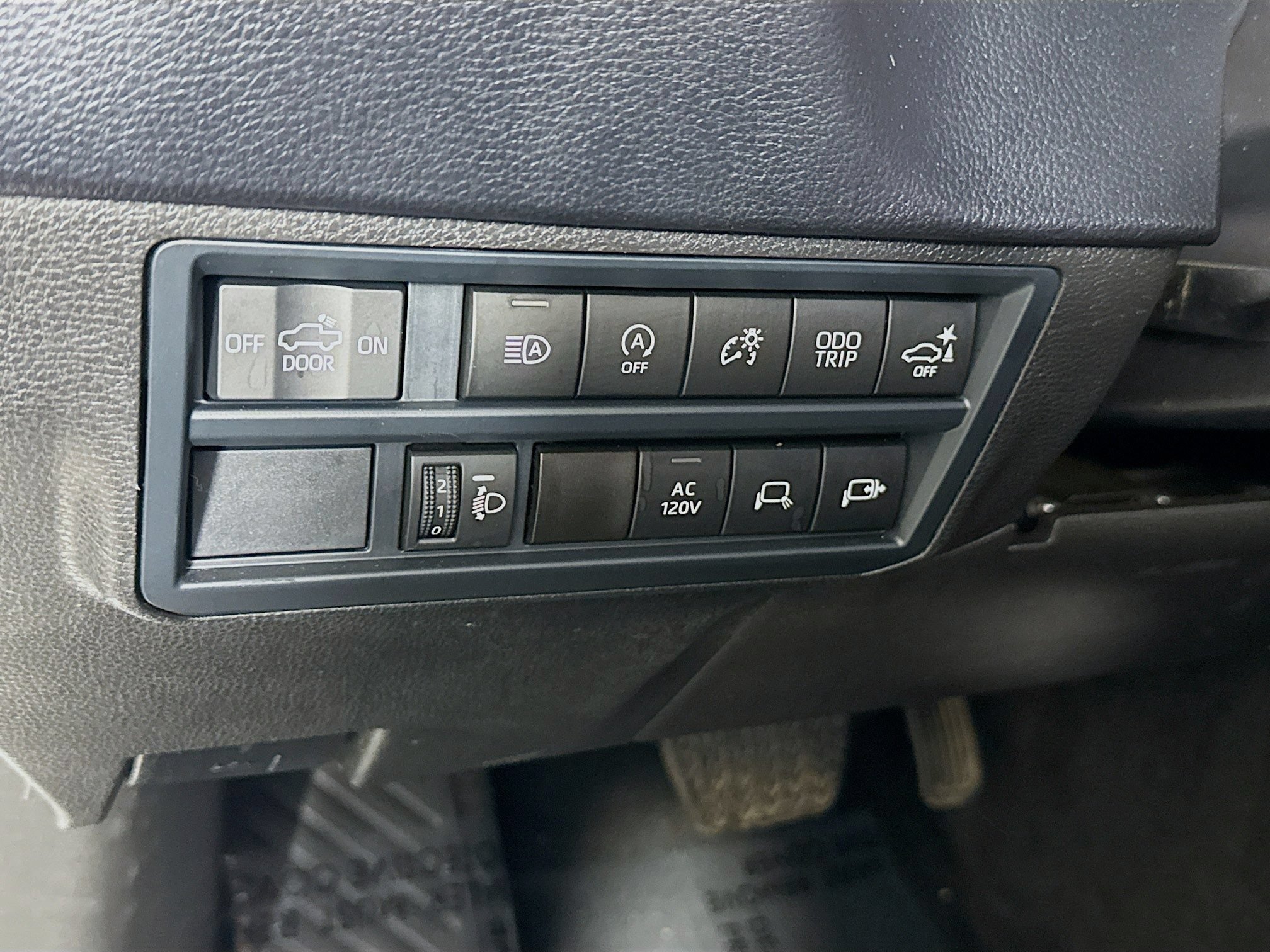 Certified 2025 Toyota Tundra SR5 w/ Advanced Technology Package AWD/4WD image 11