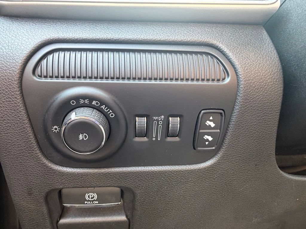 Used 2023 Jeep Wagoneer L 4WD w/ Premium Group I image 50