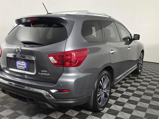 Used 2018 Nissan Pathfinder Platinum AWD/4WD image 4