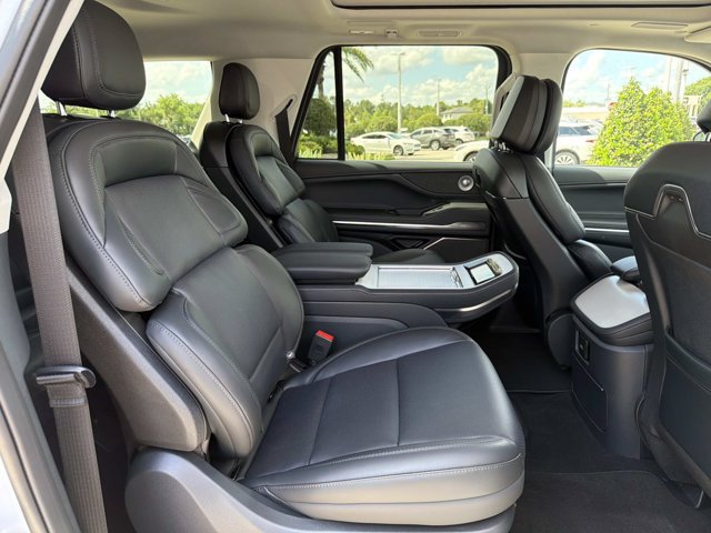 New 2026 Lincoln Navigator L Reserve AWD/4WD image 20