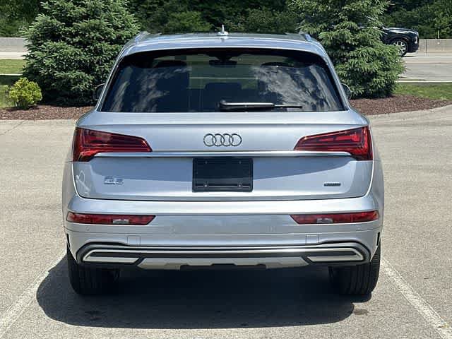 Used 2023 Audi Q5 2.0T Premium w/ Convenience Package AWD/4WD image 4