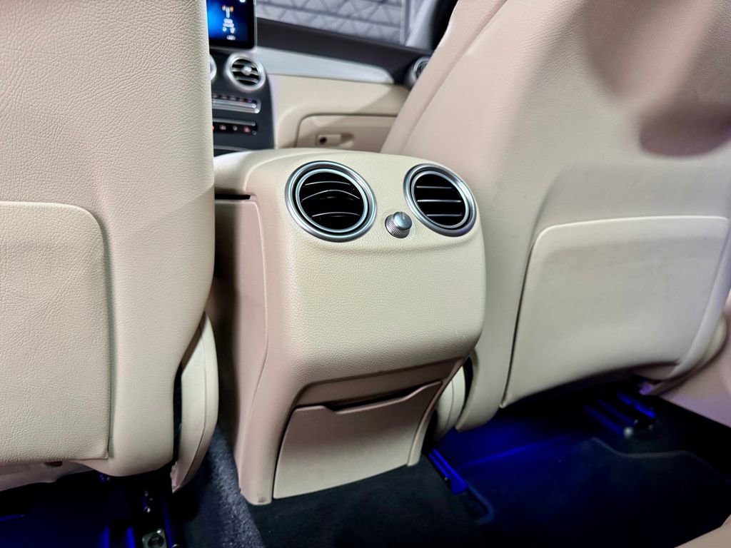 Used 2021 Mercedes-Benz GLC 300 4MATIC image 28