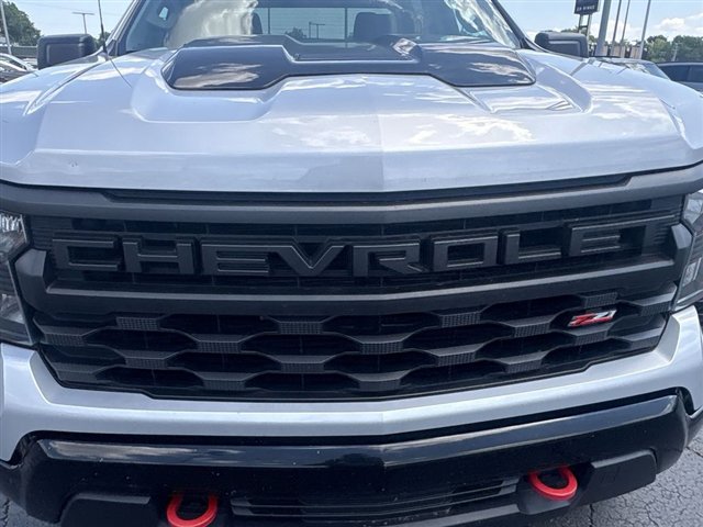 Certified 2022 Chevrolet Silverado 1500 Custom Trail Boss w/ LPO, Dark Essentials Package AWD/4WD image 29