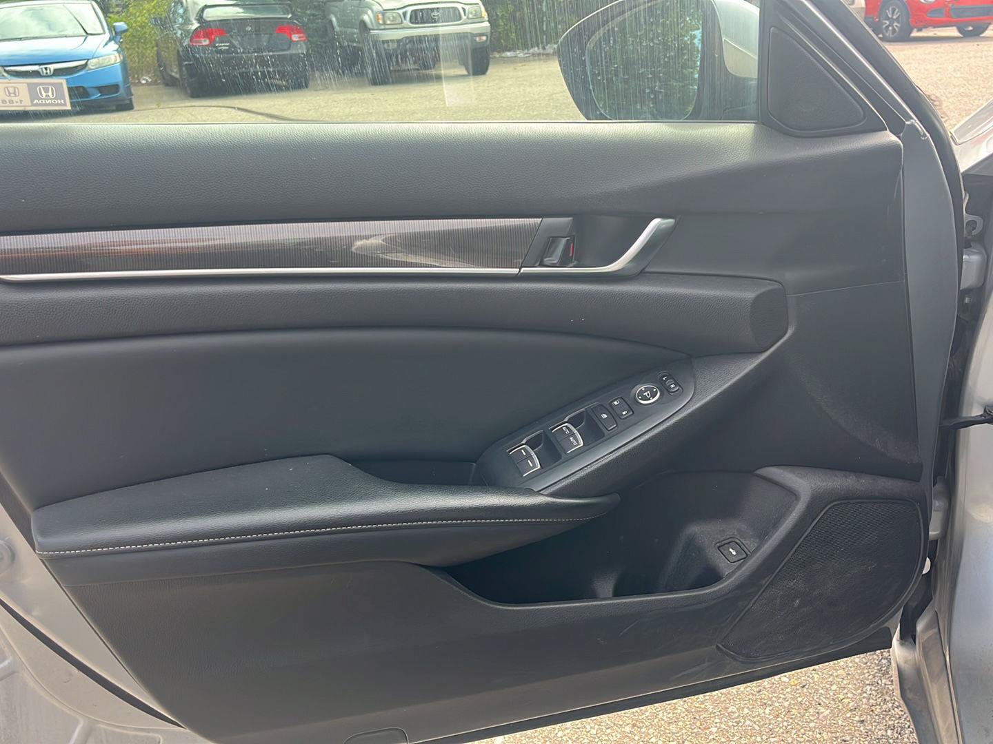Used 2018 Honda Accord Sport image 5