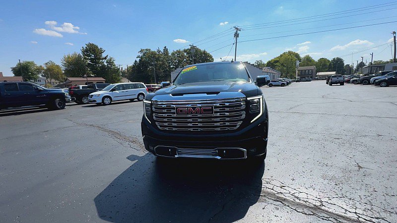 Used 2024 GMC Sierra 1500 Denali image 3