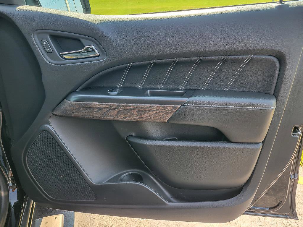 Certified 2022 GMC Canyon Denali w/ Denali Black Edition Package image 26