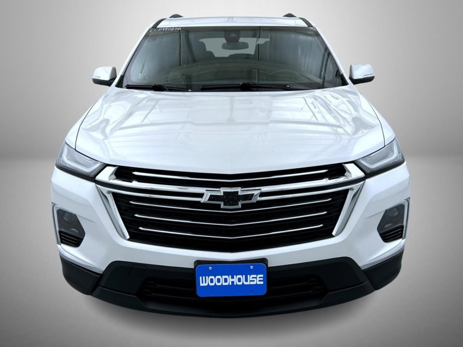 Used 2023 Chevrolet Traverse LT image 2