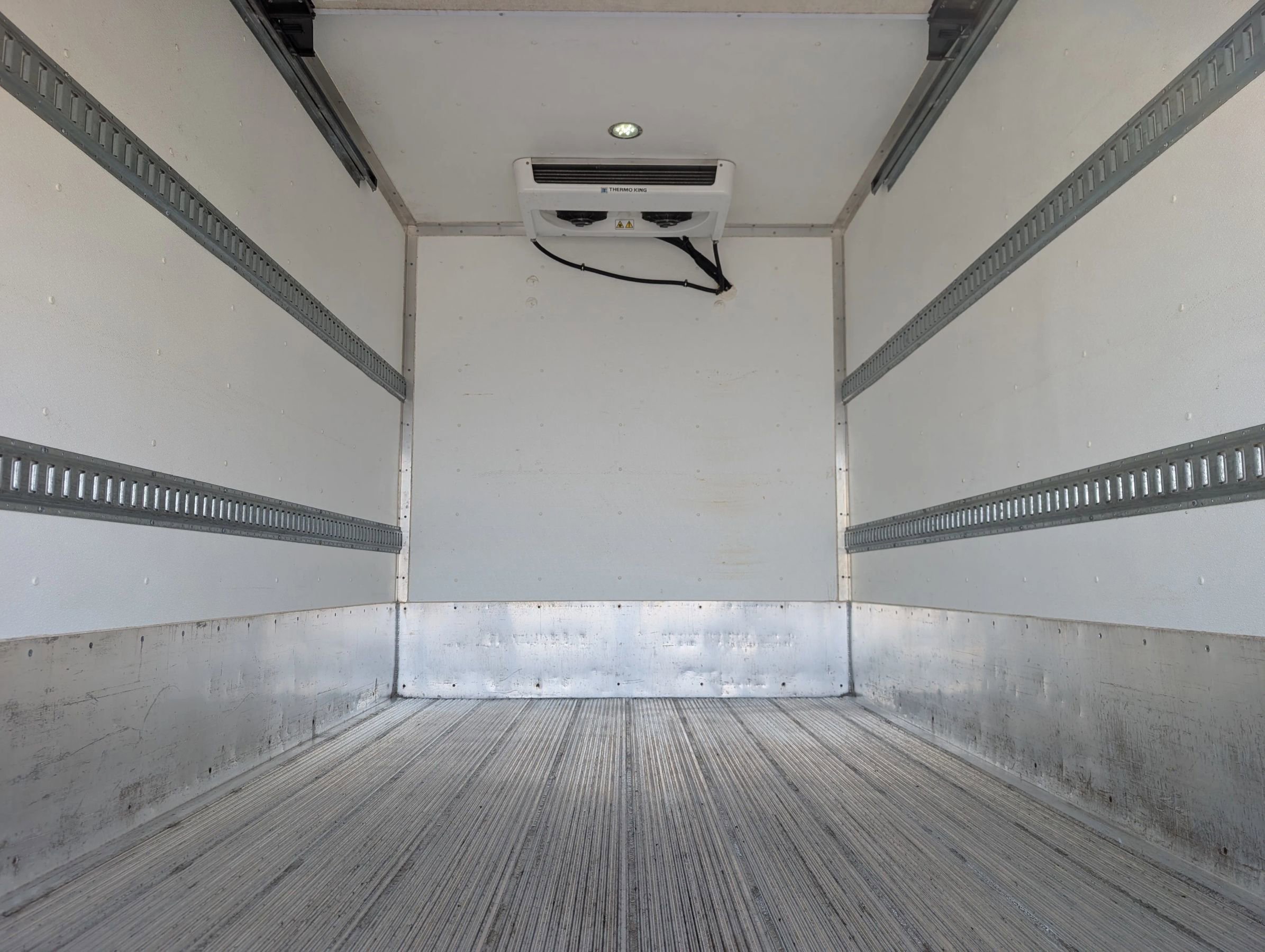 Used 2019 Isuzu NPR RWD image 10