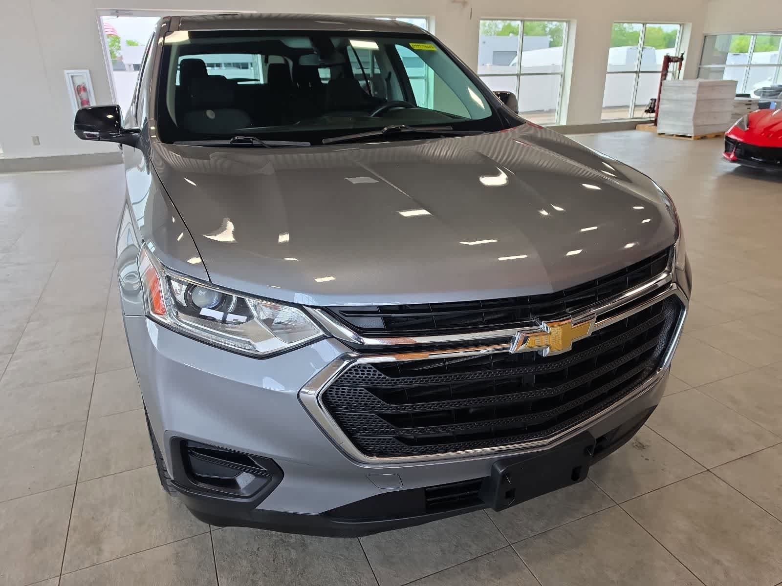Used 2018 Chevrolet Traverse LS FWD image 4