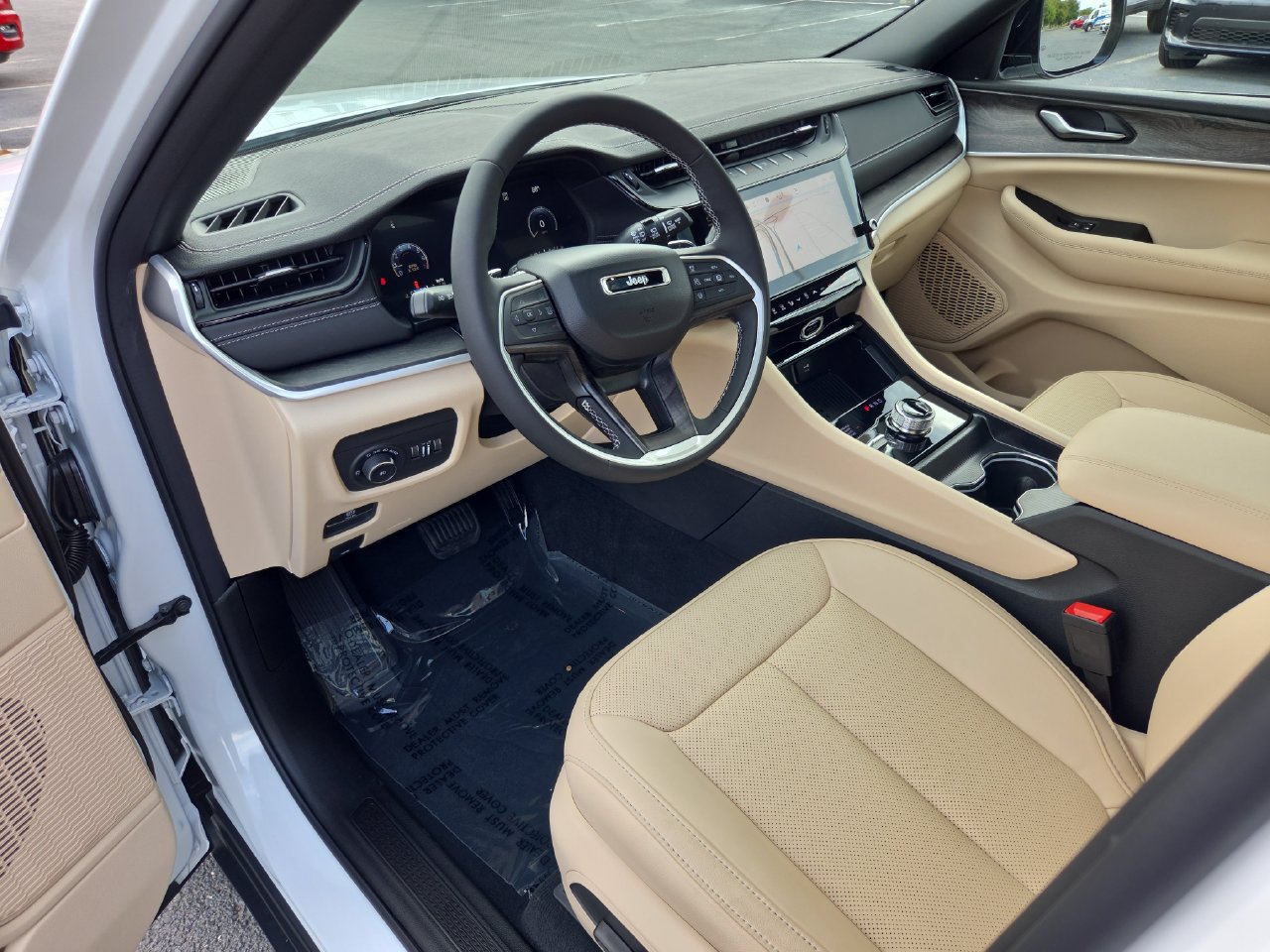New 2027 Jeep Grand Cherokee Limited AWD/4WD image 2