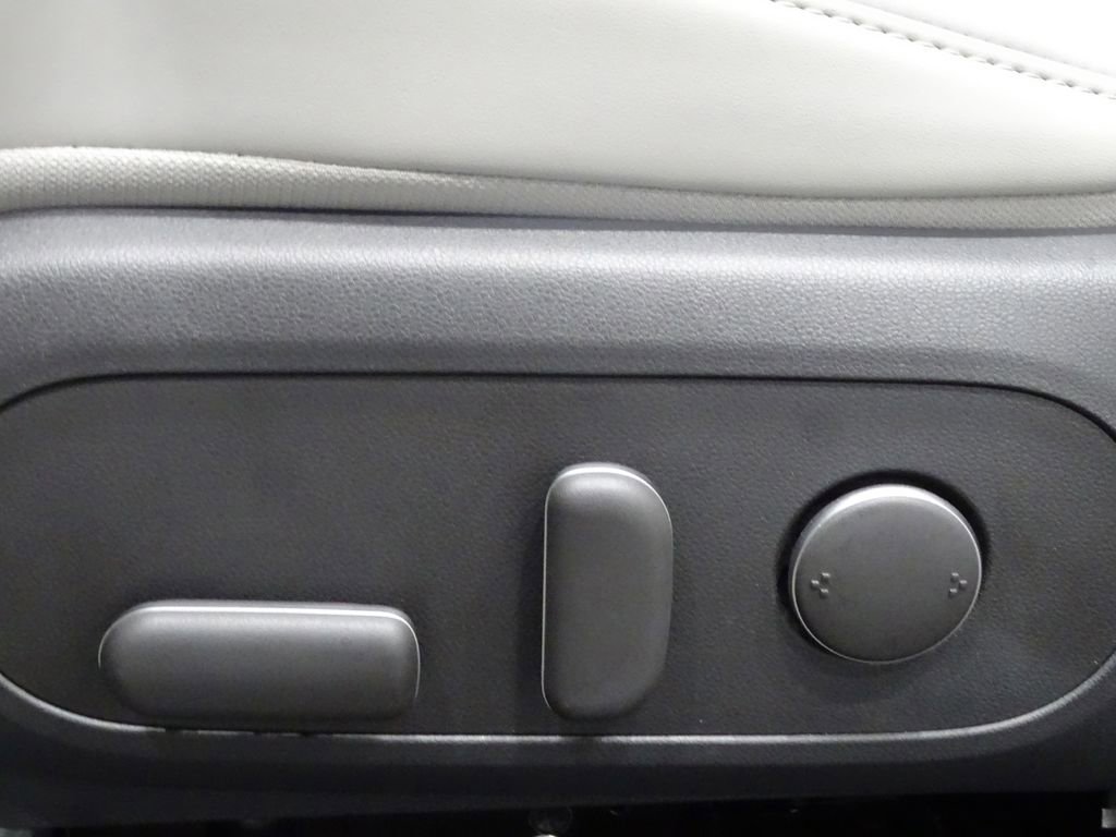 Used 2024 Hyundai Kona Limited image 22