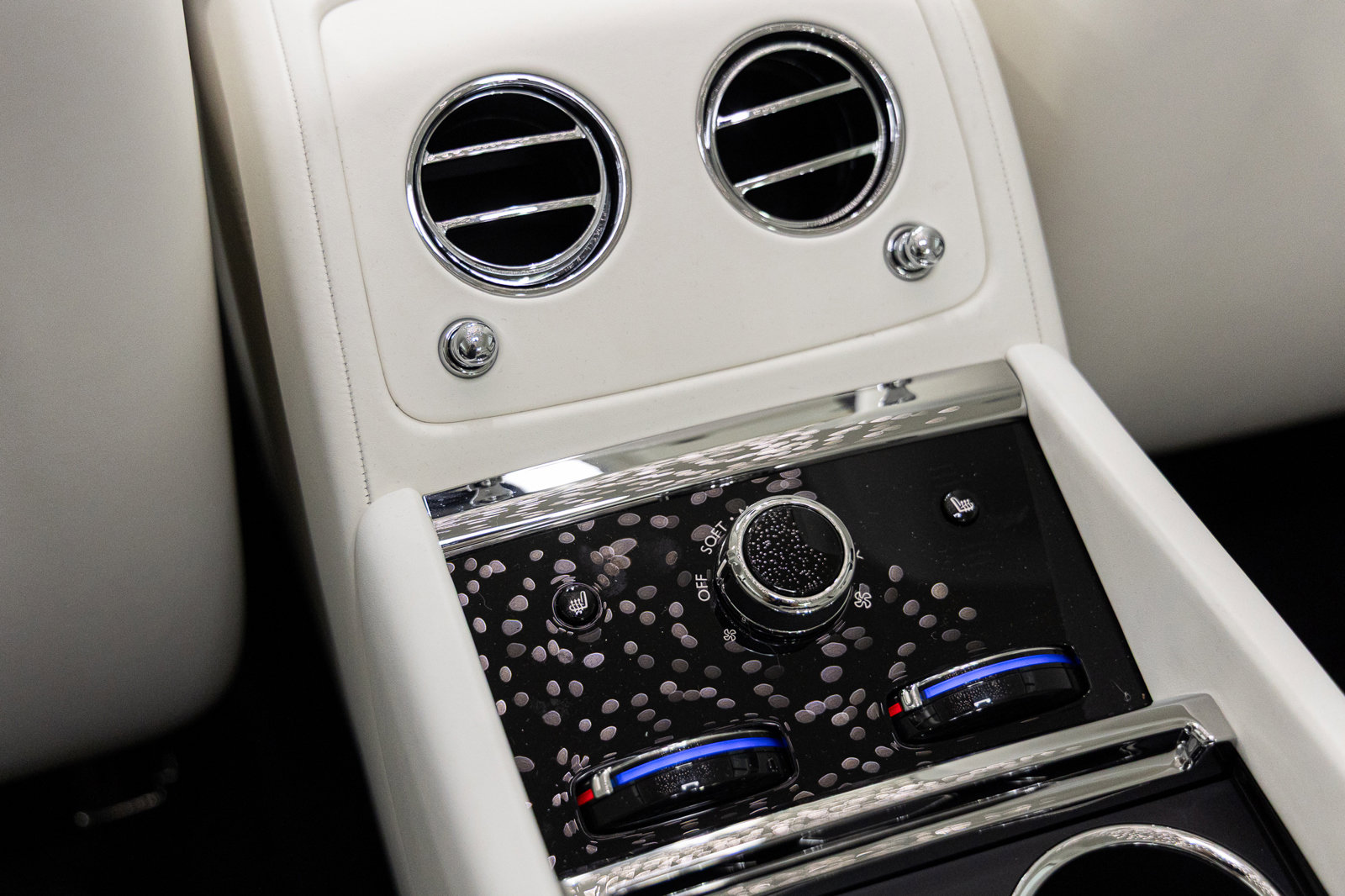 New 2026 Rolls-Royce Spectre image 38