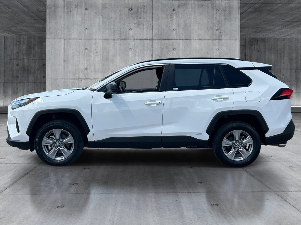 Used 2025 Toyota RAV4 LE AWD/4WD image 3