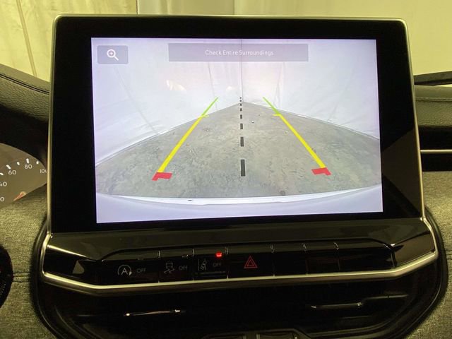 Used 2024 Jeep Compass Latitude image 15