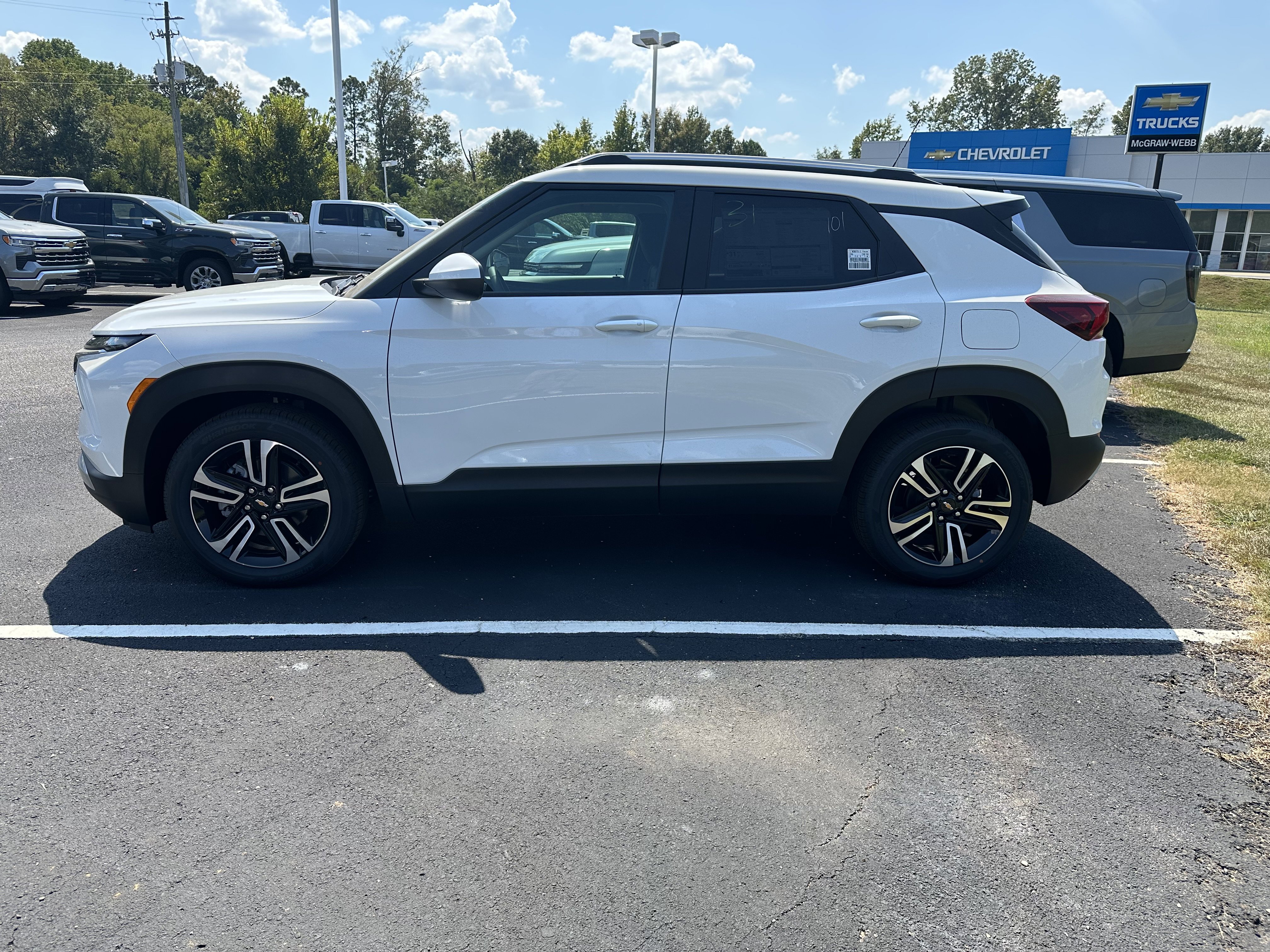 New 2026 Chevrolet TrailBlazer LT w/ Convenience Package image 1