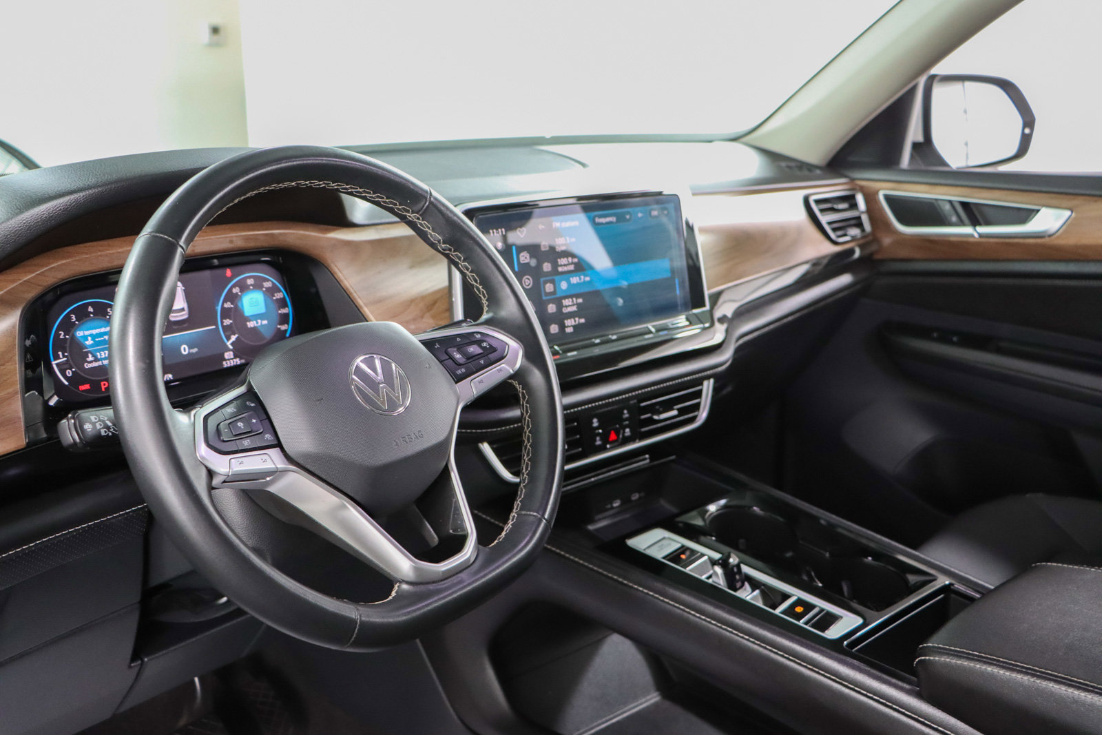 Used 2024 Volkswagen Atlas SE image 22