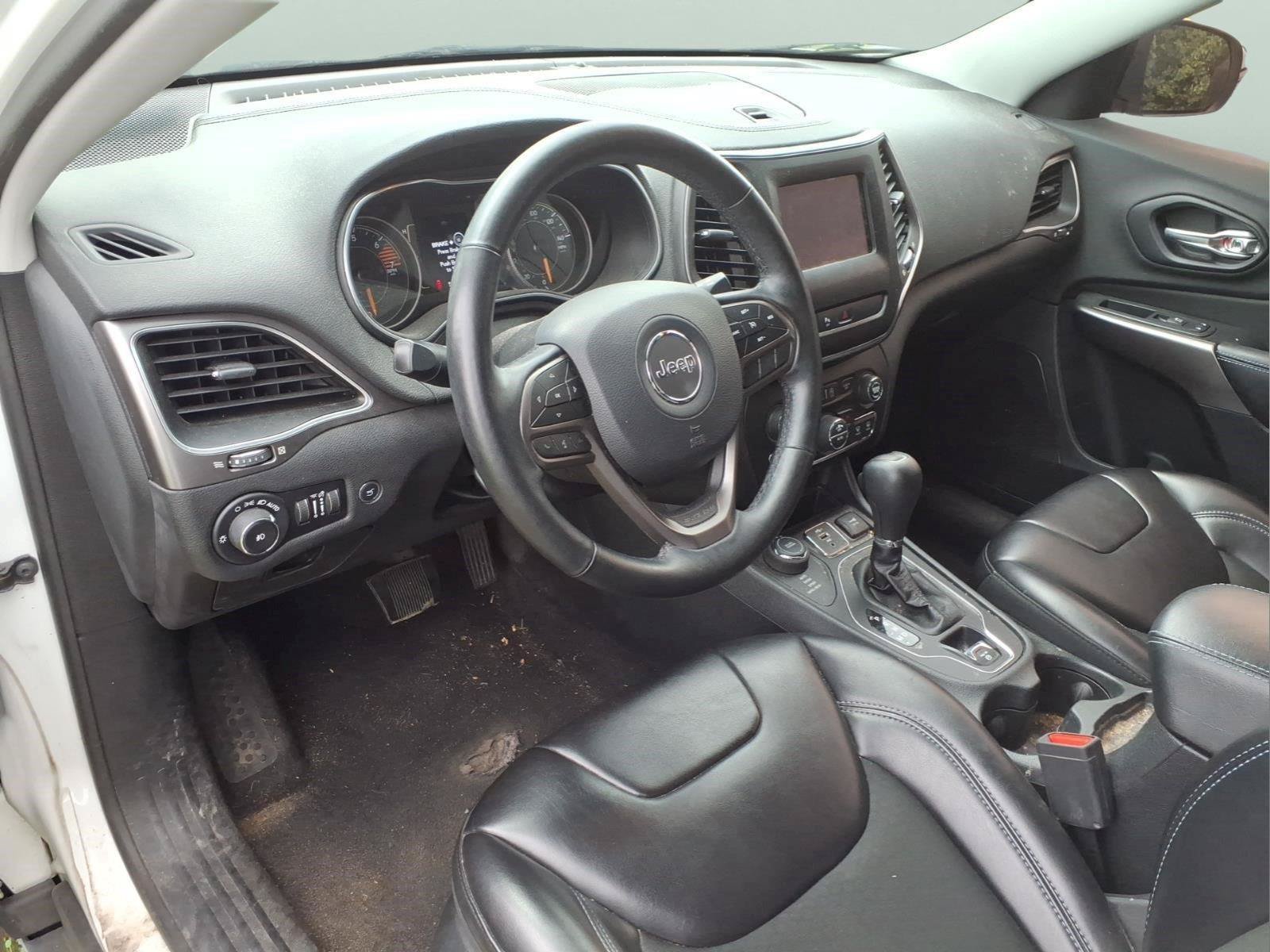 Used 2019 Jeep Cherokee Latitude Plus w/ Comfort/Convenience Group AWD/4WD image 5