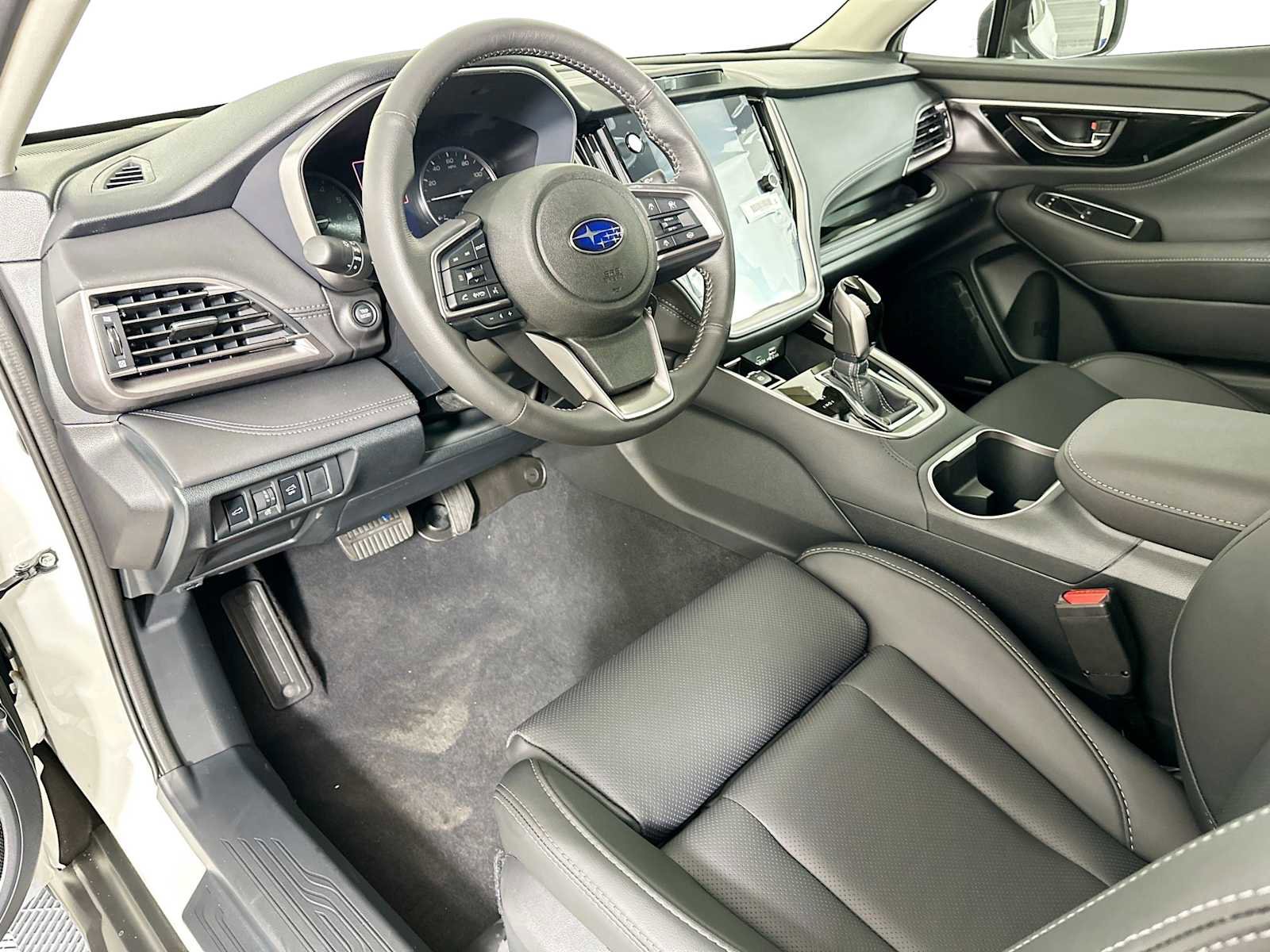 Certified 2025 Subaru Outback Limited w/ Popular Package #2 image 9