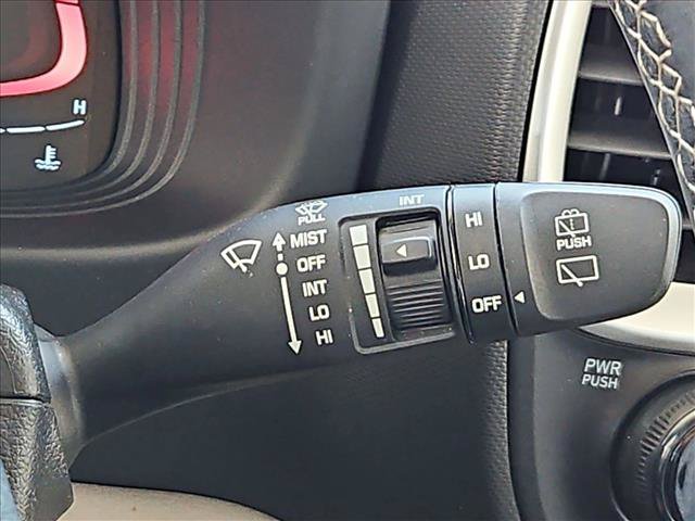 Used 2023 Hyundai Venue SEL FWD image 26