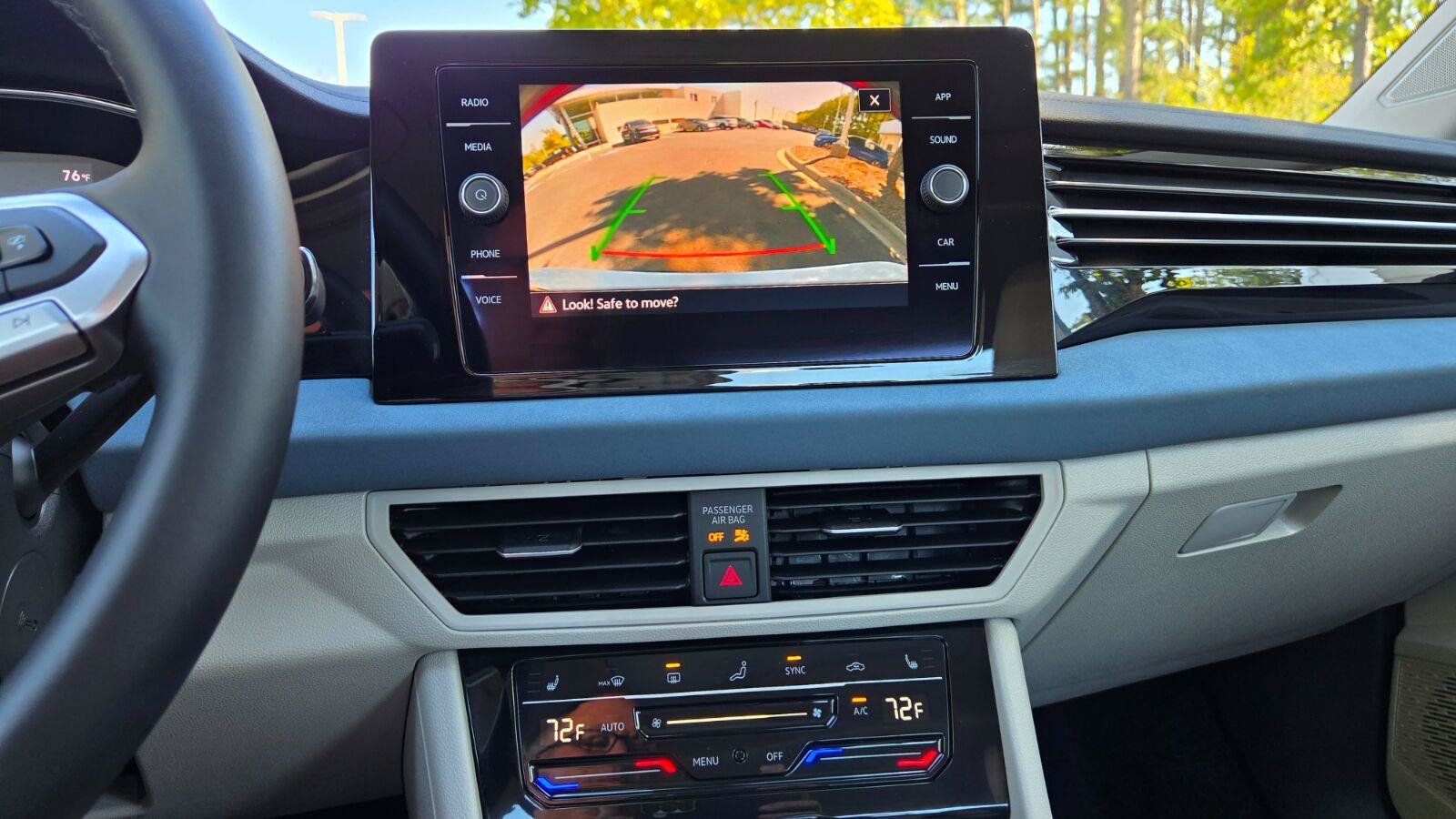 Certified 2025 Volkswagen Jetta SE w/ Sunroof Package FWD image 34