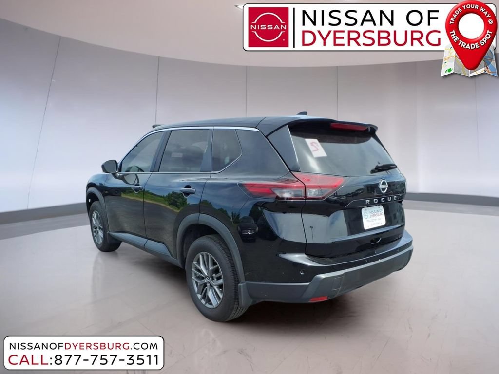 Used 2026 Nissan Rogue S FWD image 5