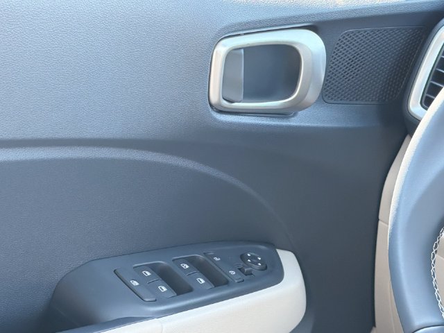 New 2026 Hyundai Venue SEL FWD image 24