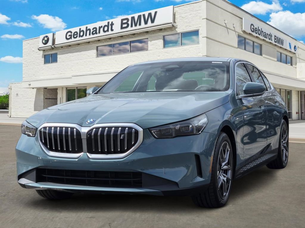New 2026 BMW i5 eDrive40 w/ Premium Package AWD/4WD image 3