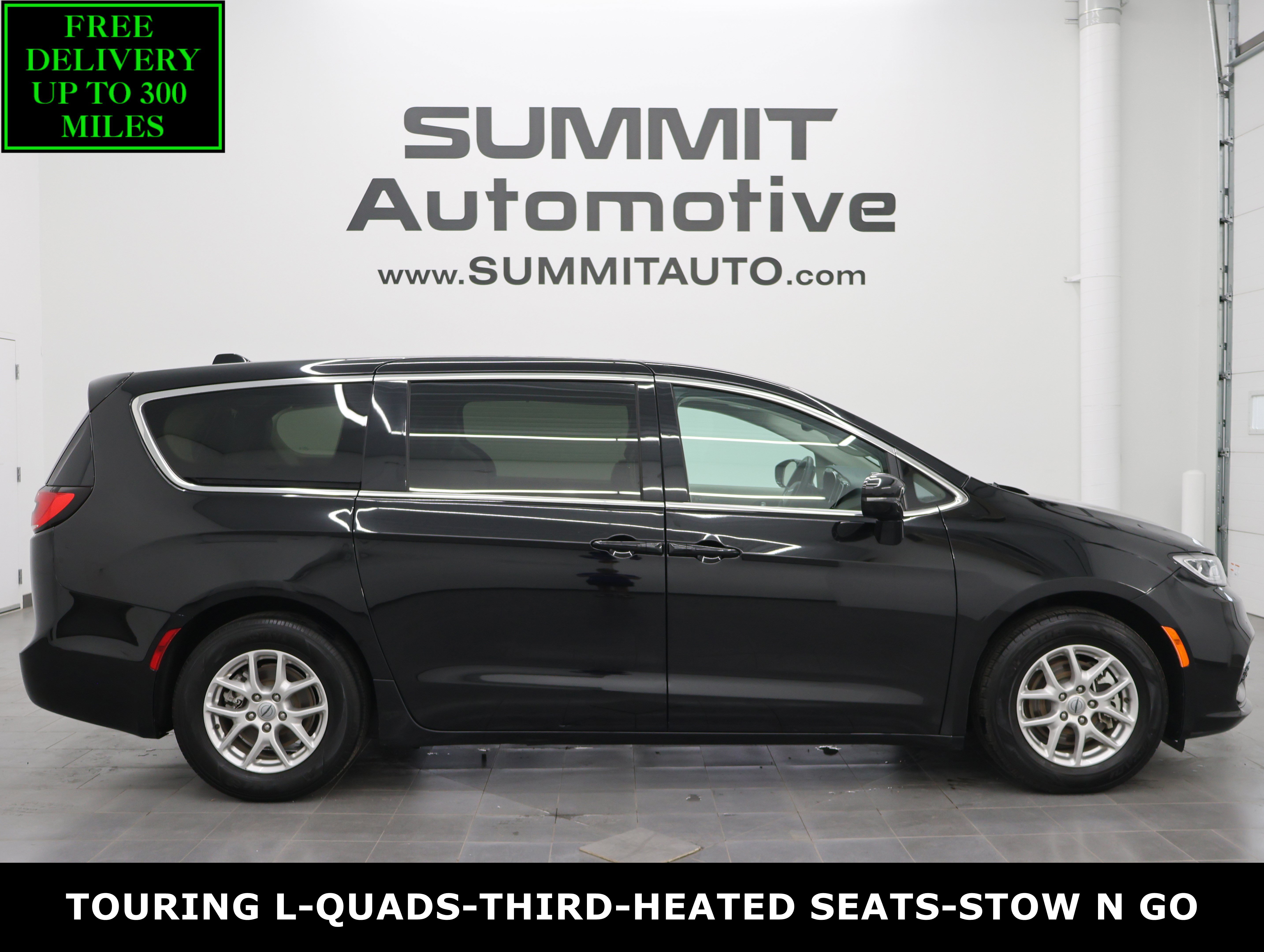 Used 2024 Chrysler Pacifica Touring-L FWD image 1