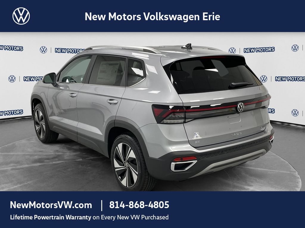 New 2026 Volkswagen Taos SE AWD/4WD image 2