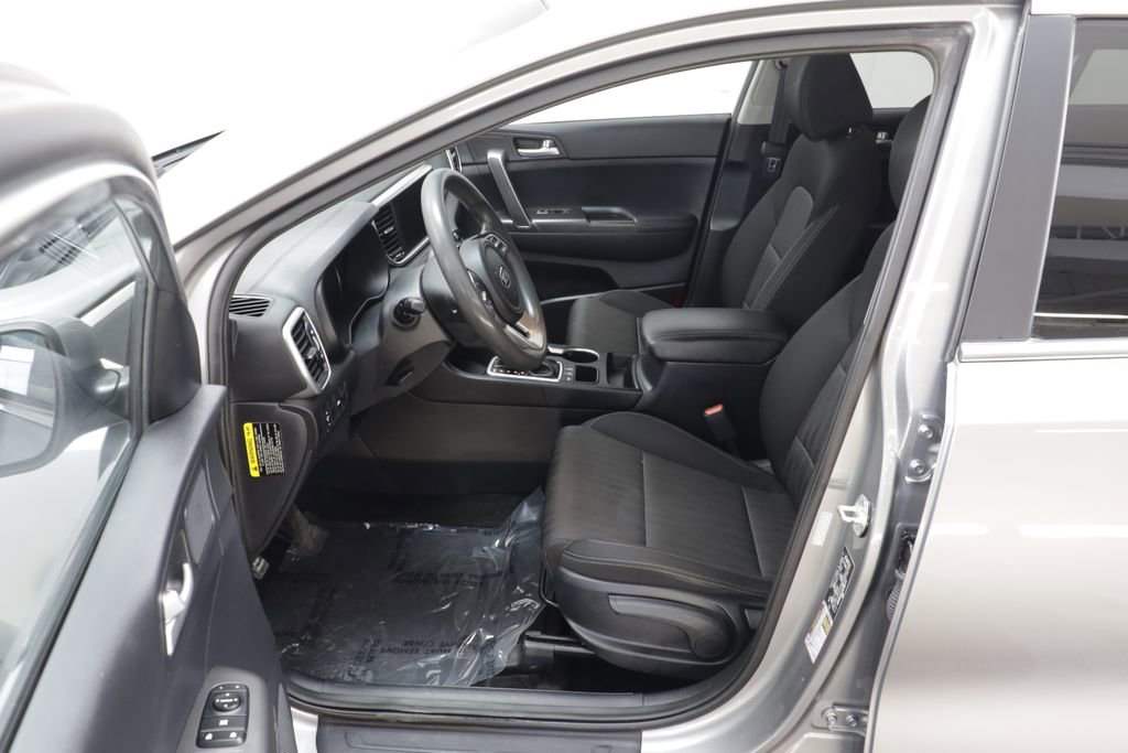 Used 2022 Kia Sportage LX image 6