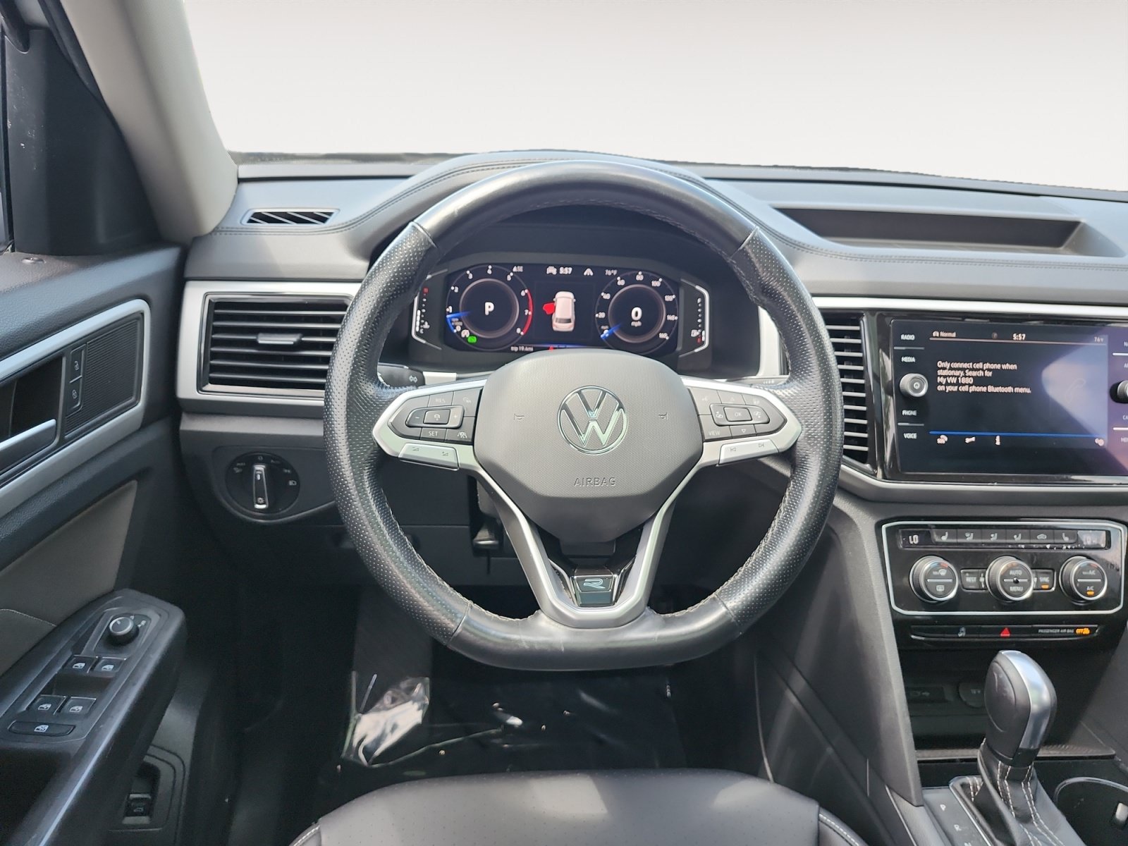 Used 2022 Volkswagen Atlas SEL R-Line AWD/4WD image 12