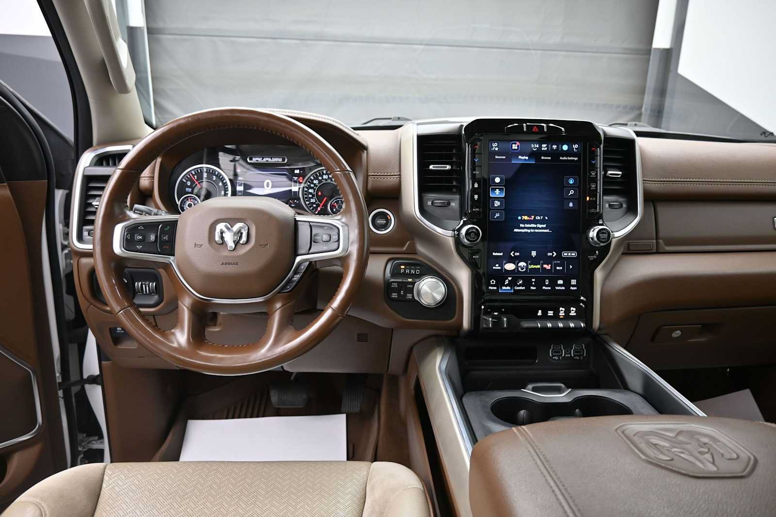 Used 2022 RAM 1500 Laramie AWD/4WD image 14