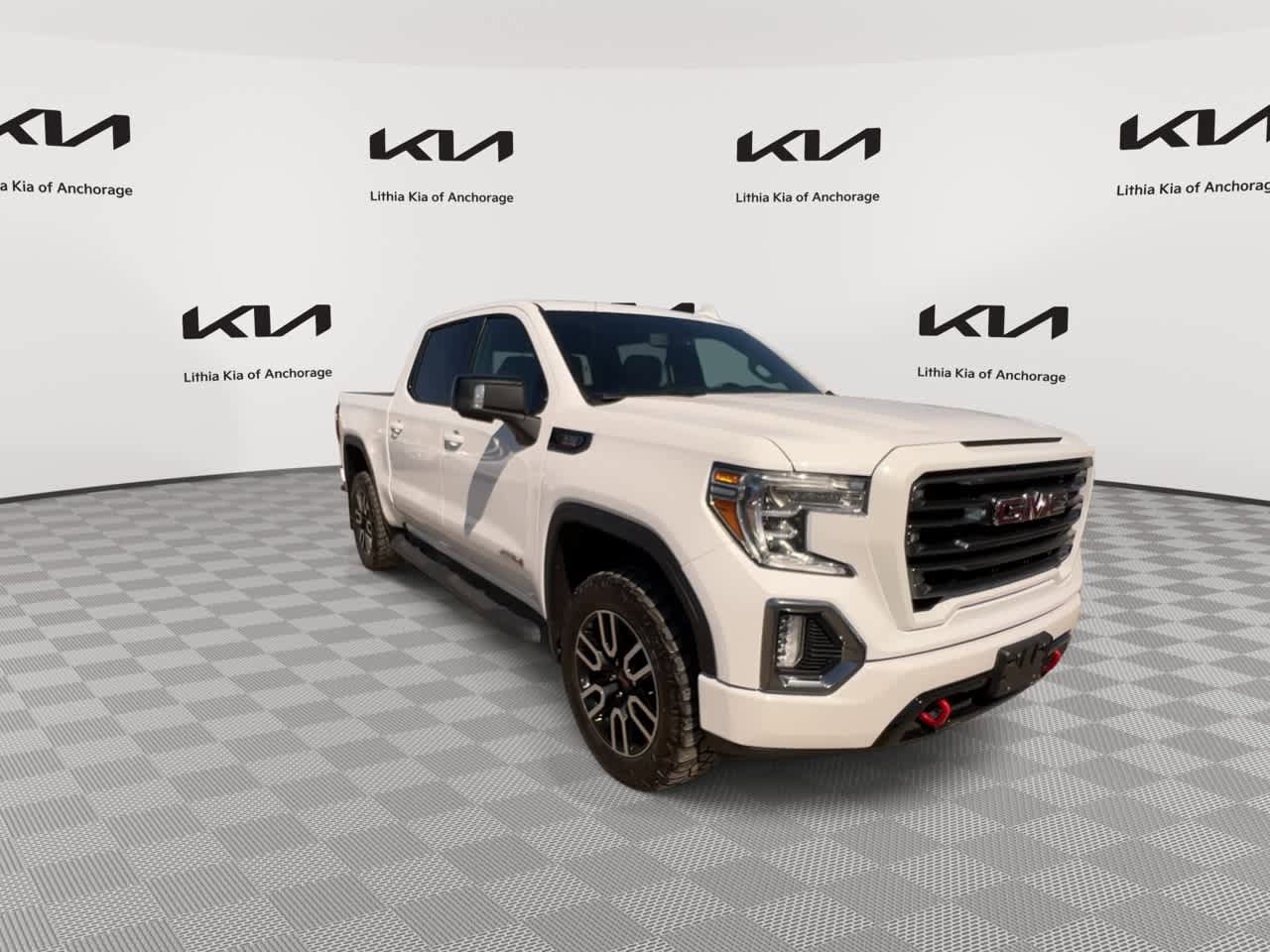 Used 2020 GMC Sierra 1500 AT4 w/ AT4 Preferred Package AWD/4WD image 3