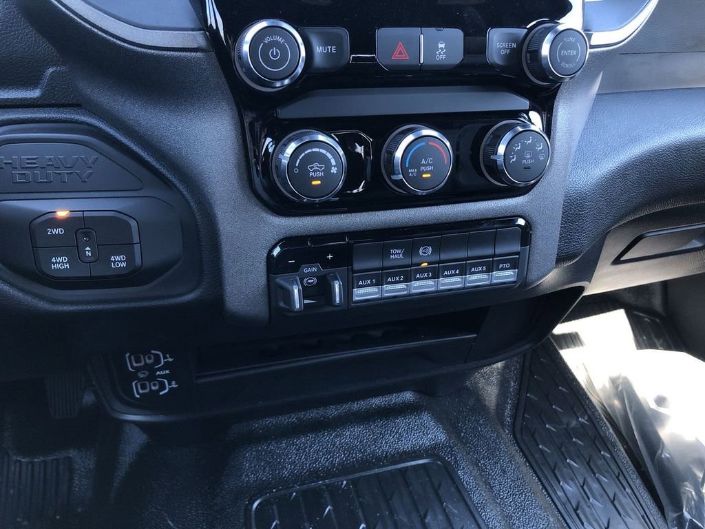 New 2026 RAM 4500 Tradesman AWD/4WD image 28