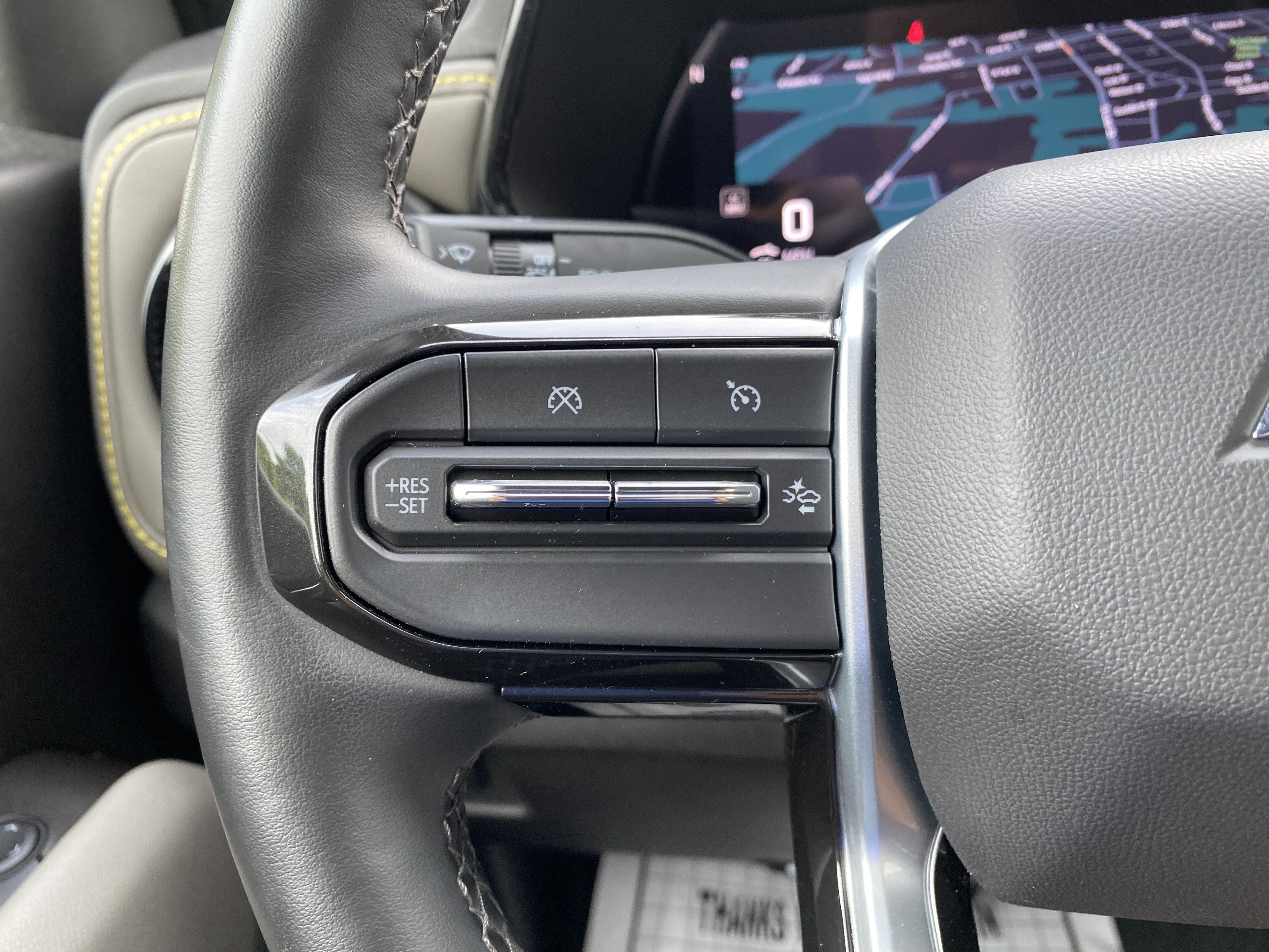 Used 2025 Chevrolet Colorado ZR2 w/ Technology Package AWD/4WD image 19