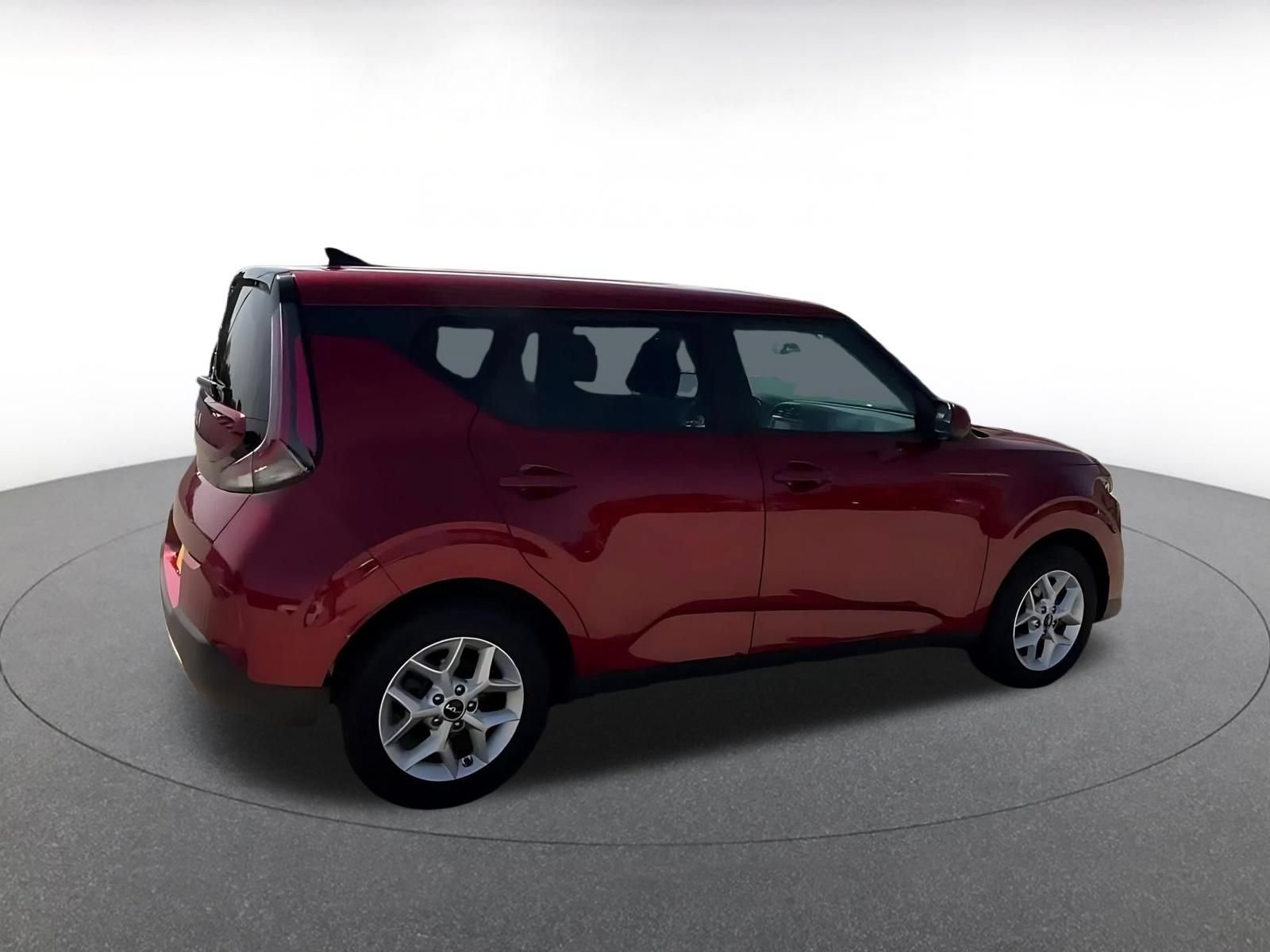 Used 2025 Kia Soul LX w/ LX Technology Package FWD image 14
