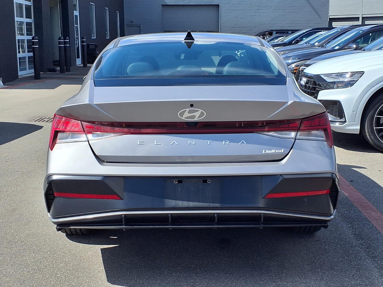 Used 2025 Hyundai Elantra Limited FWD image 23