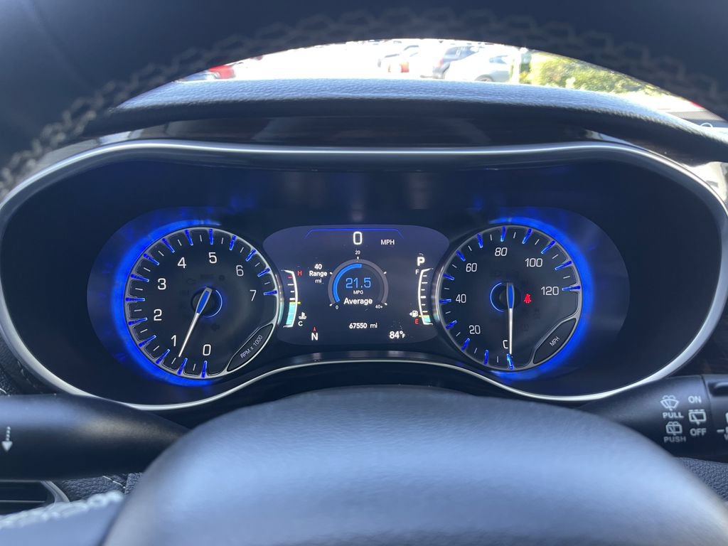 Used 2022 Chrysler Pacifica Limited FWD image 39
