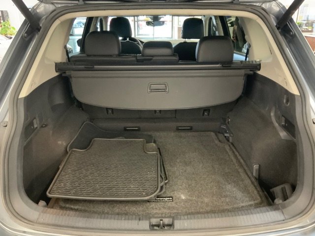 Used 2019 Volkswagen Tiguan SEL Premium image 37
