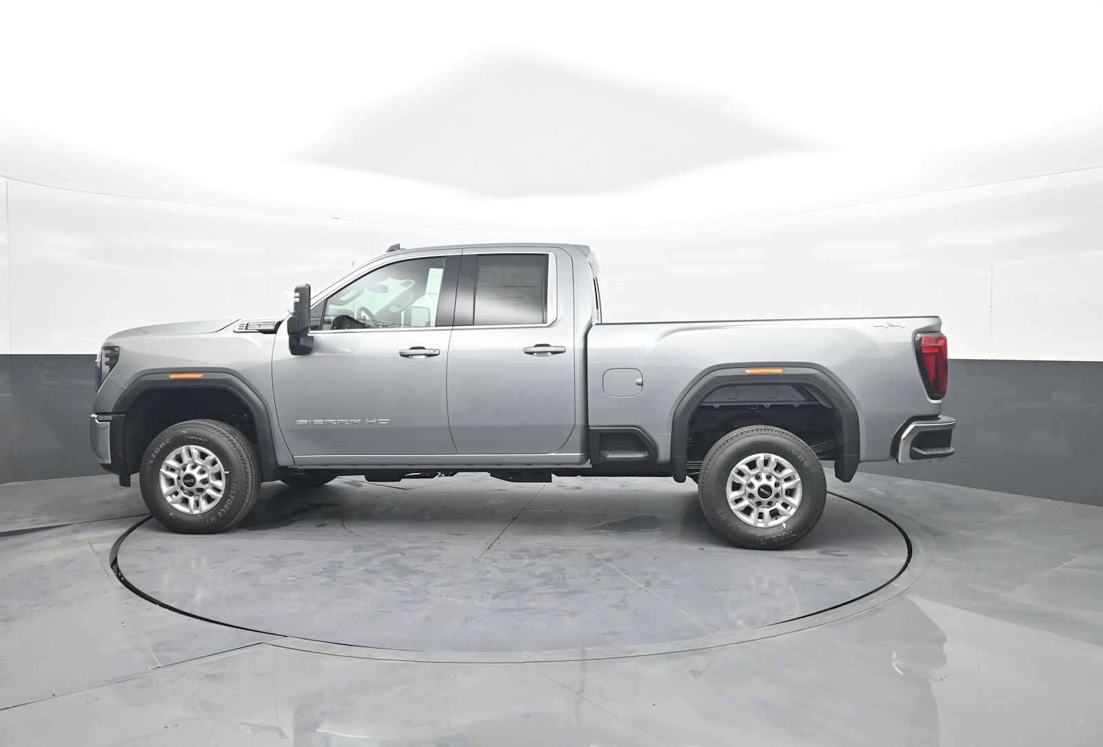 New 2026 GMC Sierra 2500 SLE w/ Preferred Package AWD/4WD image 5
