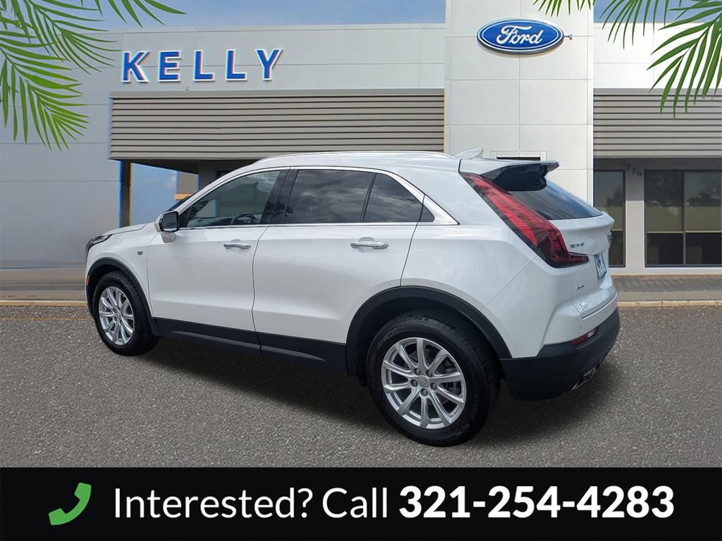 Used 2022 Cadillac XT4 Luxury w/ Cold Weather Package AWD/4WD image 8