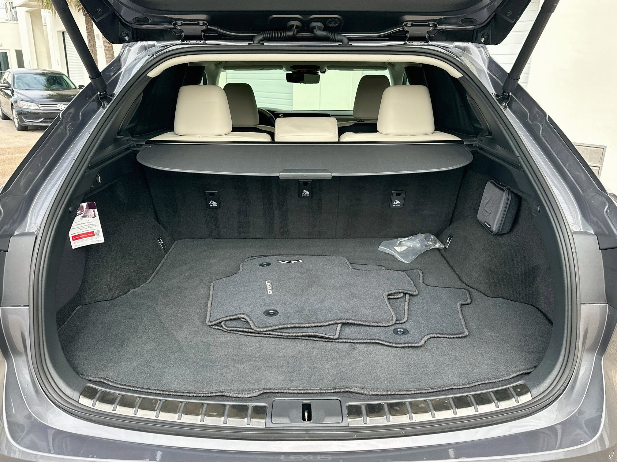 Used 2023 Lexus RX 350 FWD w/ Cold Area Package image 27