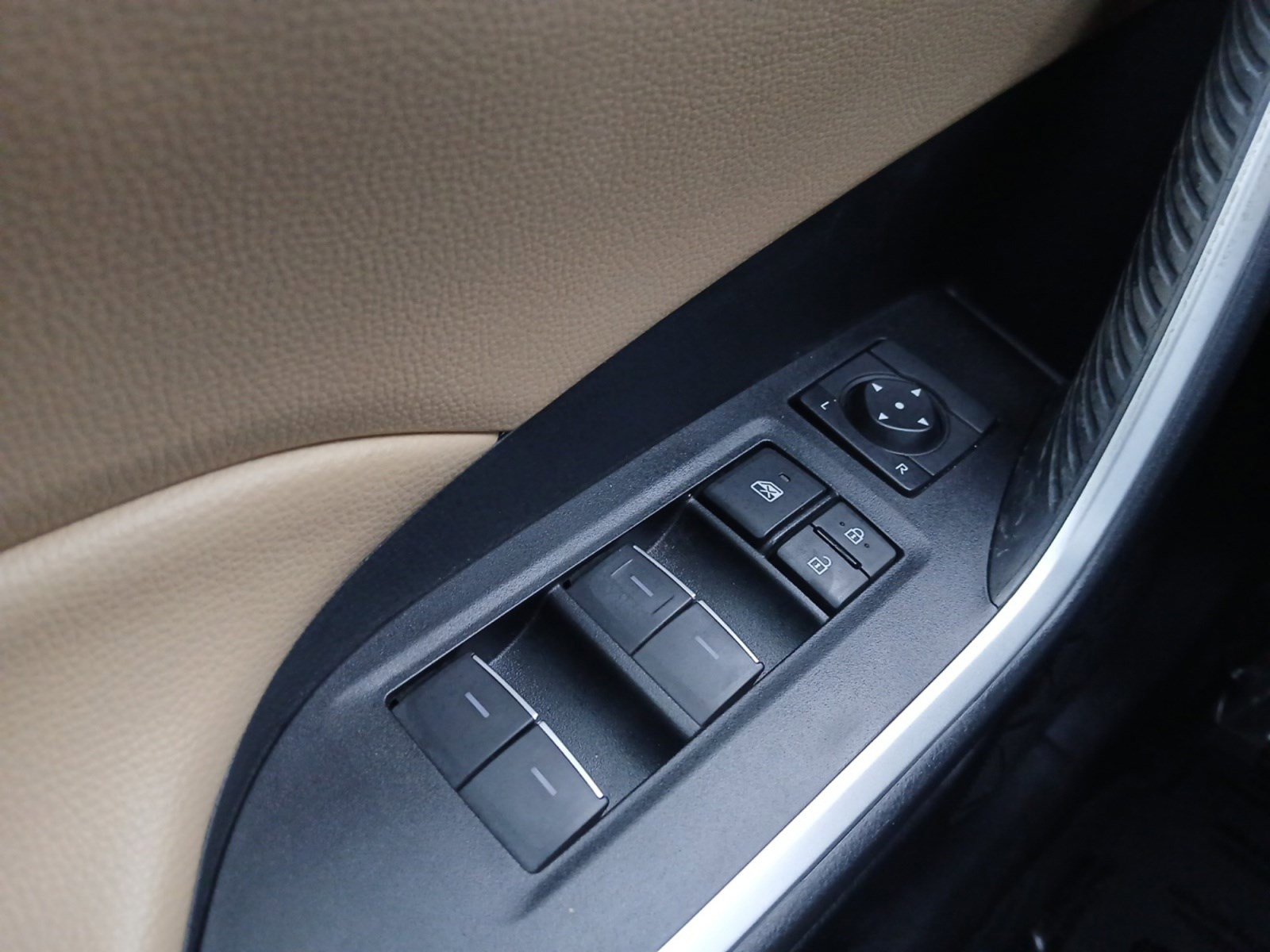 Used 2023 Toyota RAV4 XLE Premium image 22