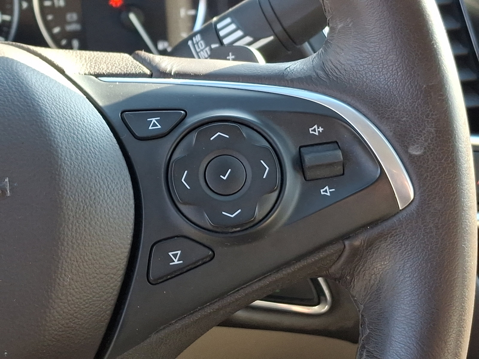 Used 2019 Buick LaCrosse Essence w/ Sights and Sounds Package image 22